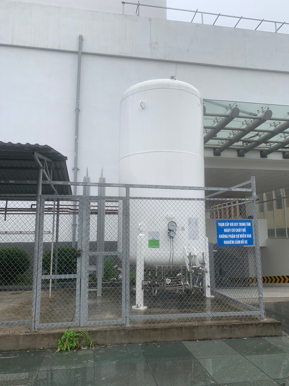 Hệ thống bồn oxy hoá lỏng & dàn hóa hơi (Liquid cryogenic storage tank & vaporizer)